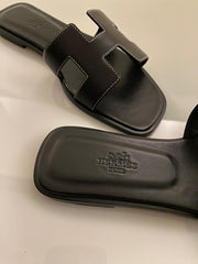Black Hermes Interlocking